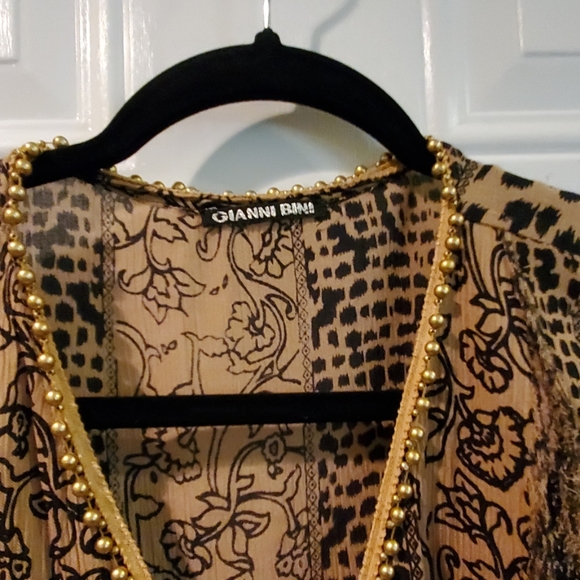 Clothes - Picture 2 of 3